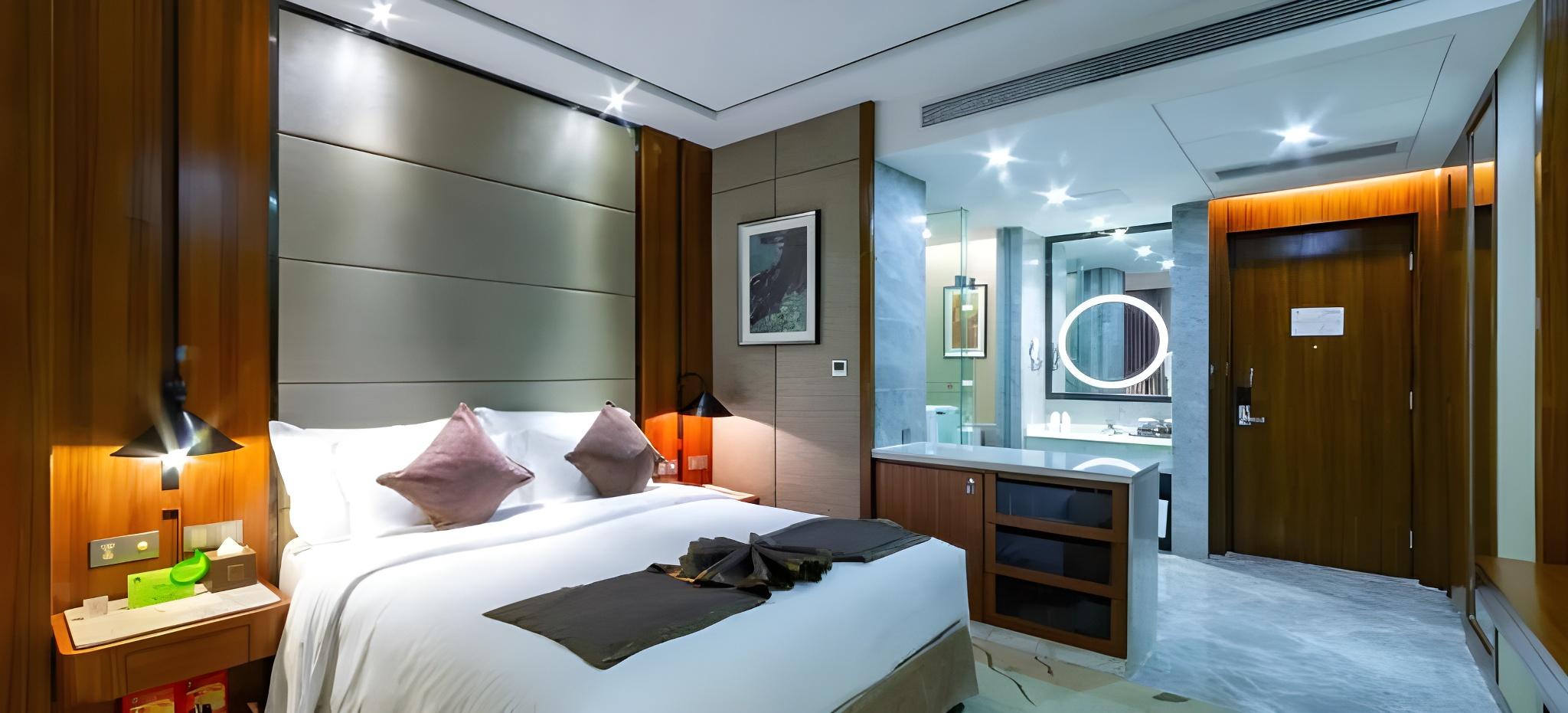 Brown, Deluxe, King Bed