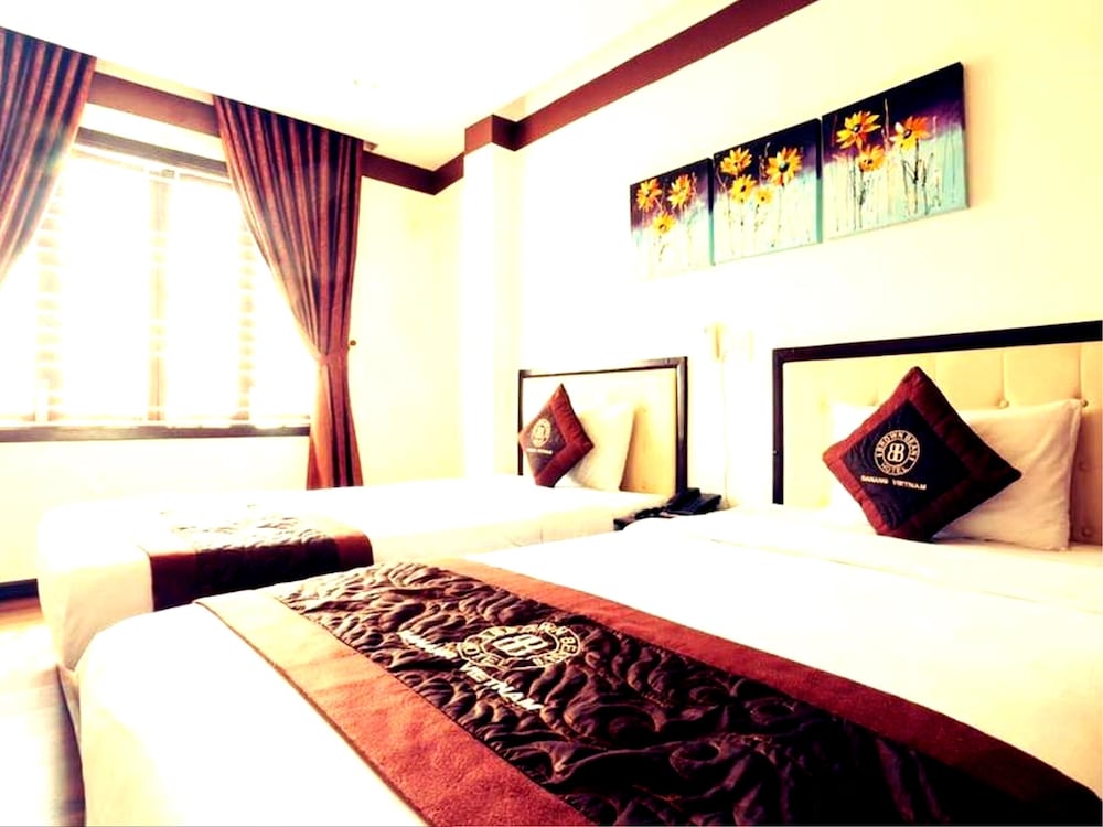 Brown Bean Hotel 7/30