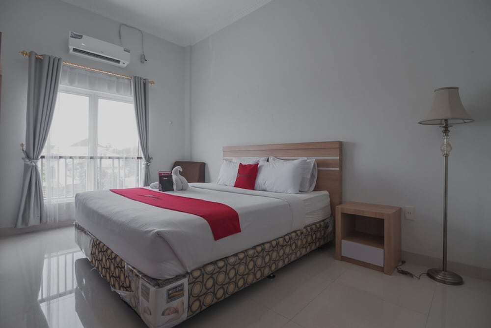 Reddoorz Near Hermes Place Polonia Medan 15/34