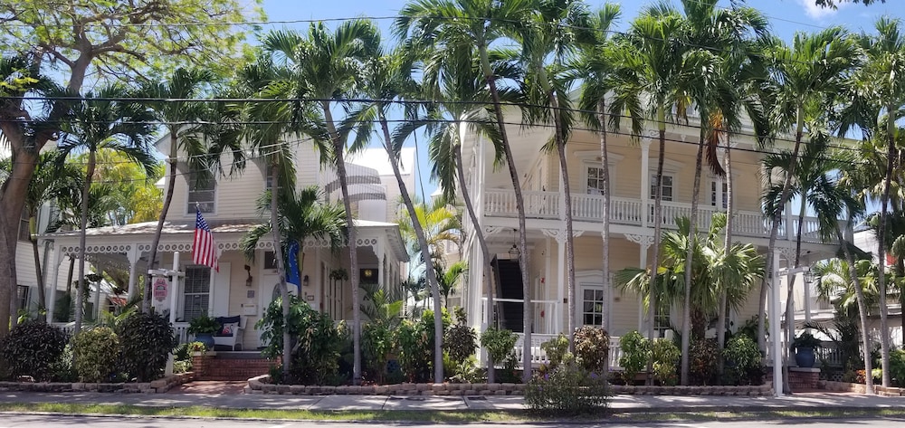 The Palms Hotel 65/73