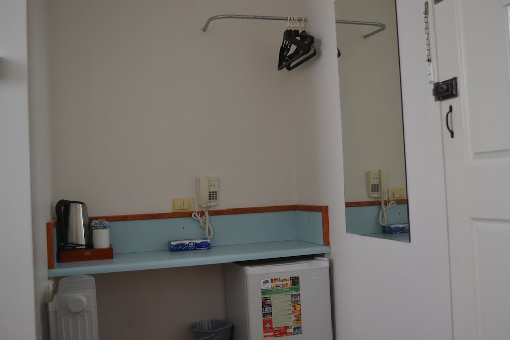 HOBART TOWER MOTEL 27/43