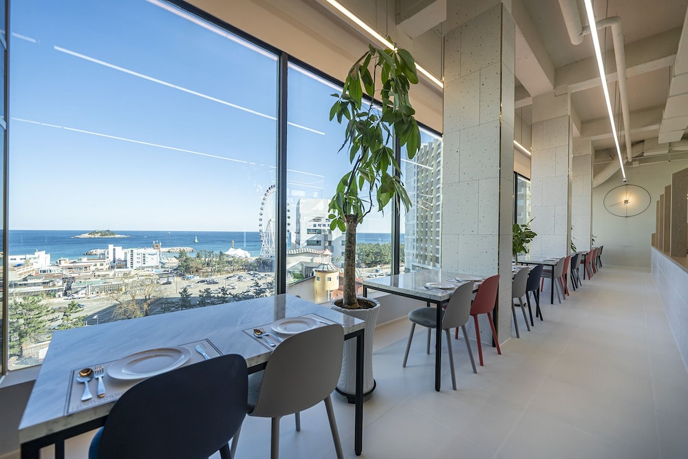 Good Morning Hotel and Resort 39/50