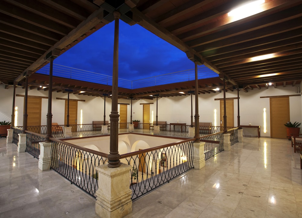 Hotel Parador de Alcalá 51/75