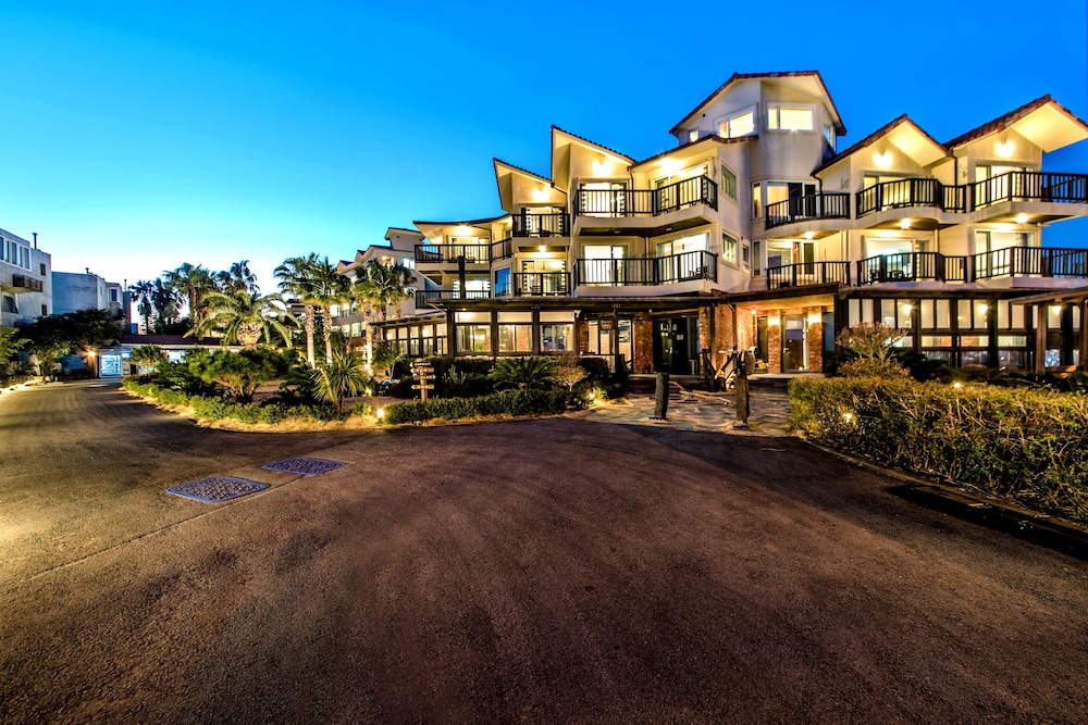 T Island Resort 59/73