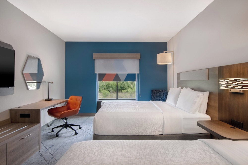Standard, 2 Queen Beds