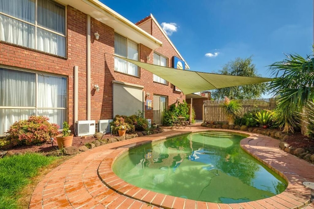 Werribee Motel & Apartments 56/63
