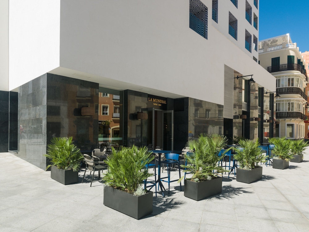 H10 Croma Malaga 43/50