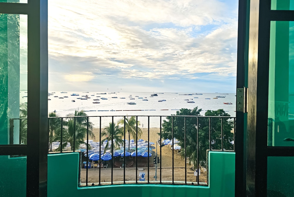 Wave Hotel 47/50