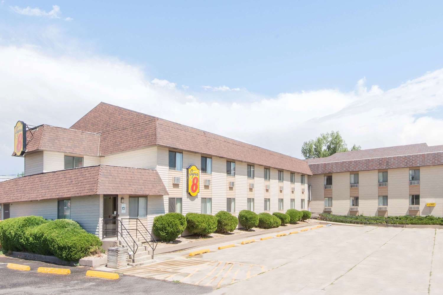 Super 8 By Wyndham Buffalo 2/7