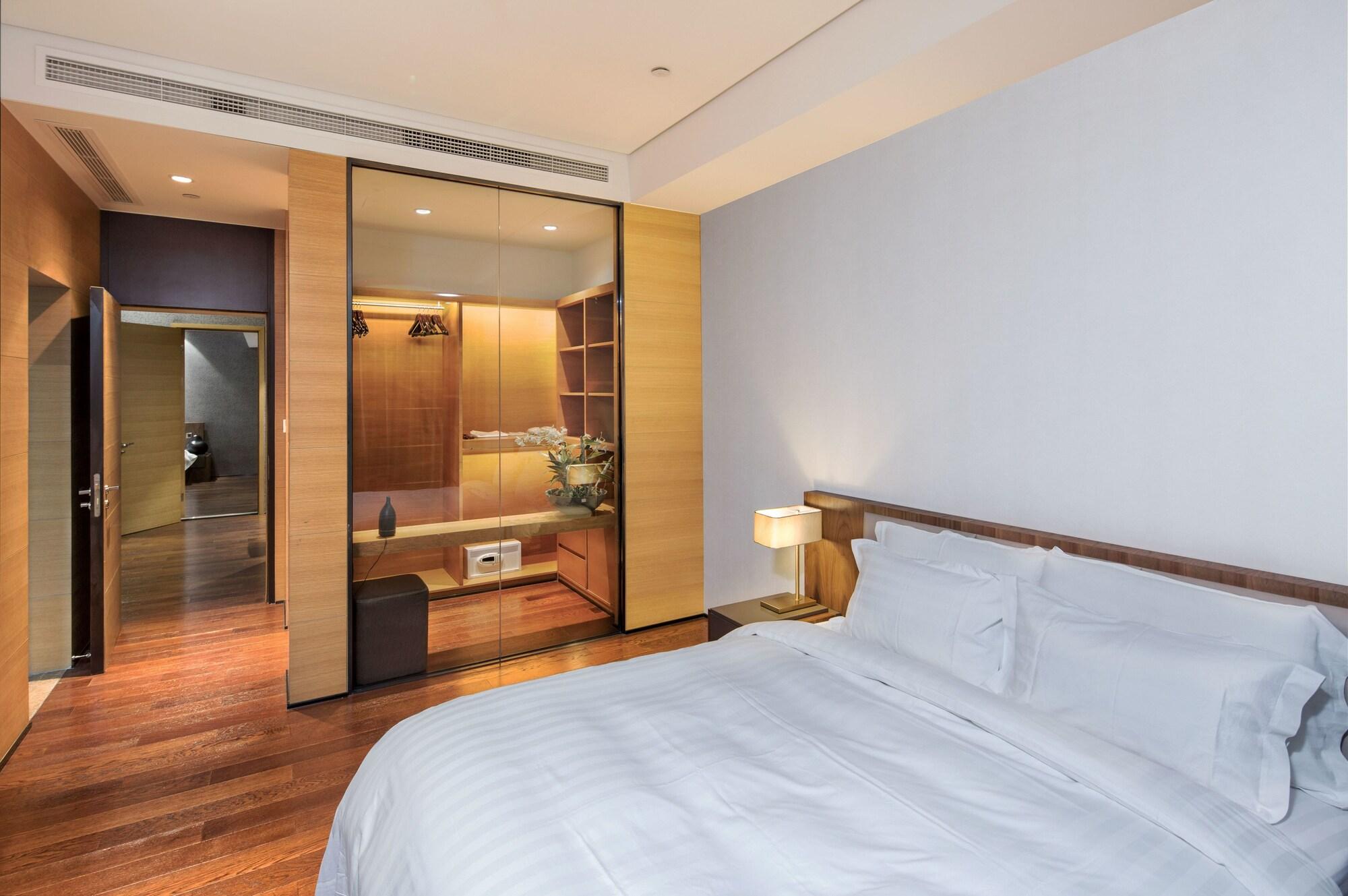 Grand Madison Qingdao Harbour view Central 17/50