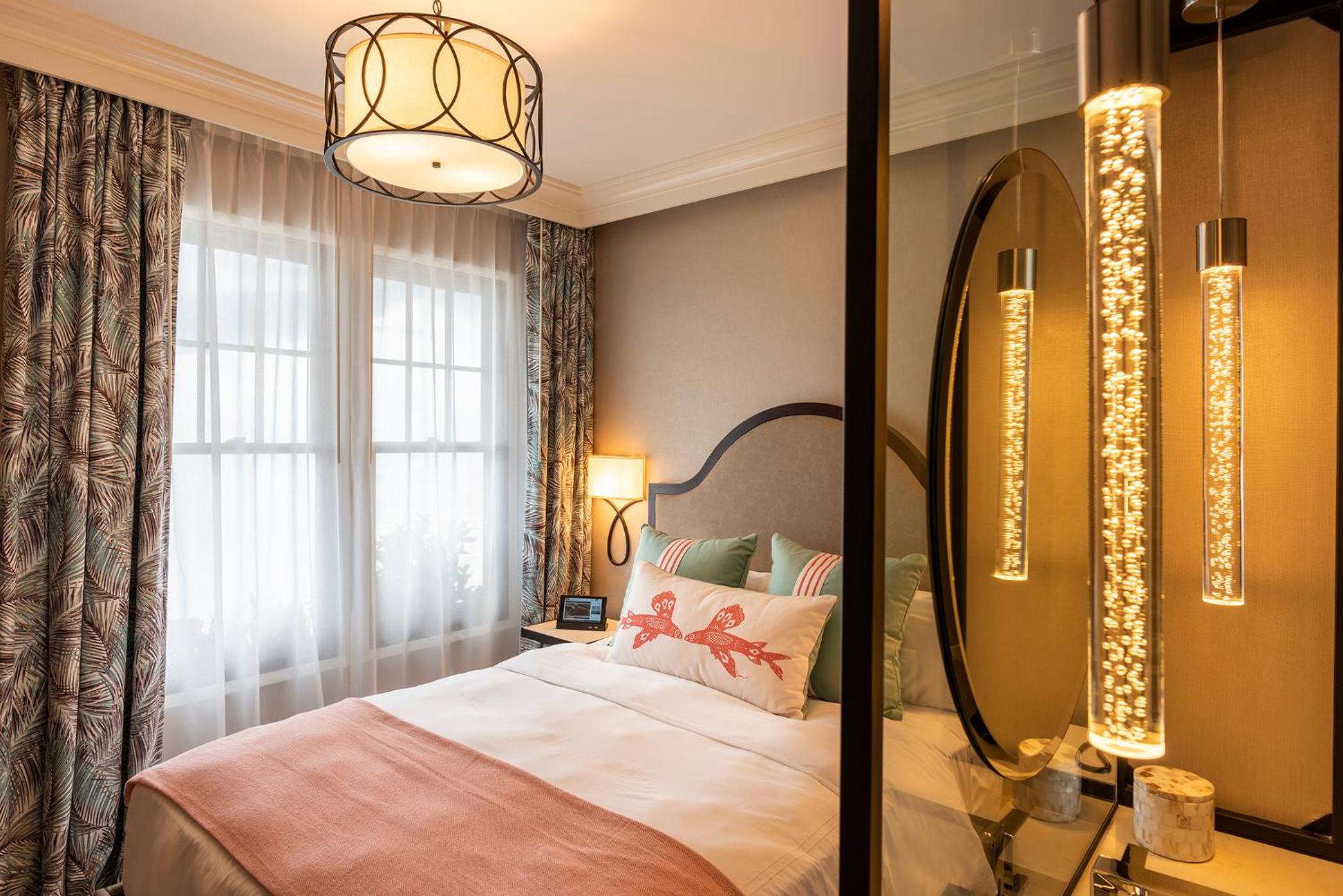 Room, King Bed