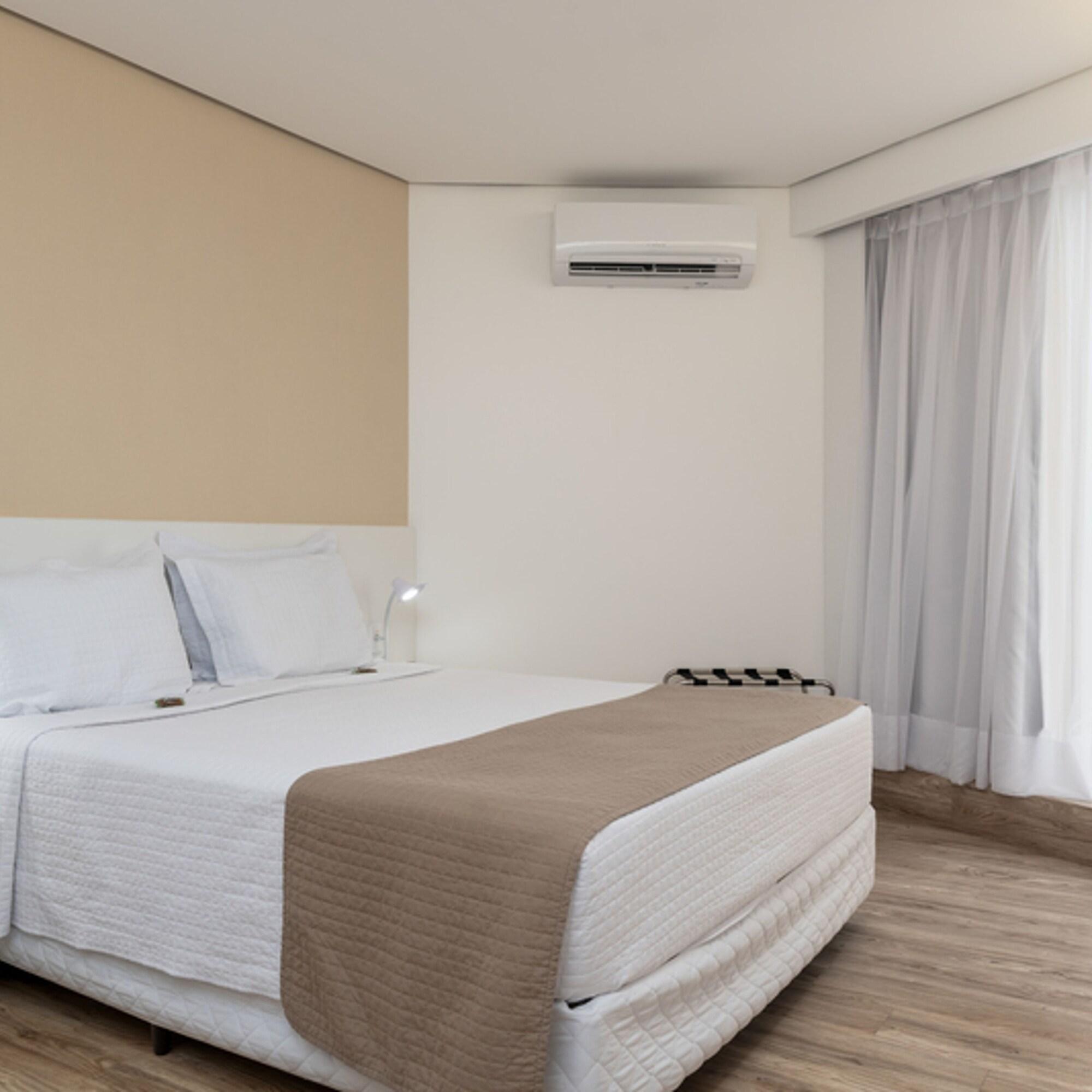 Premium, Double Bed, Side Sea View, Accessible