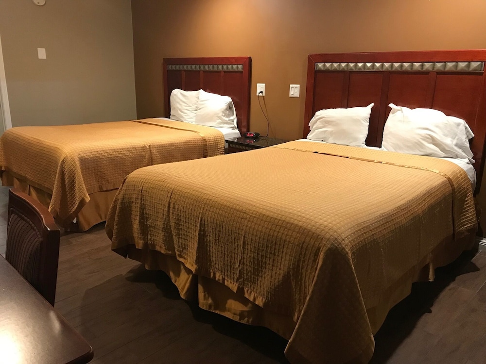 Americas Best Value Inn Corona 15/46
