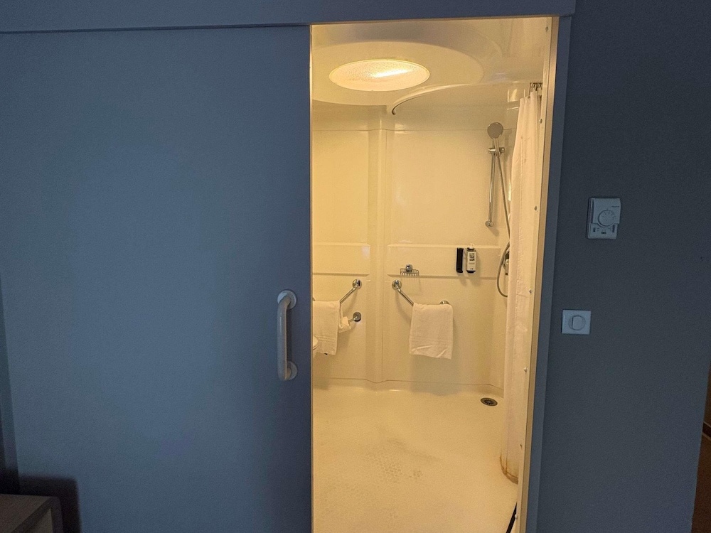 Ibis Paris La Defense Courbevoie 48/49