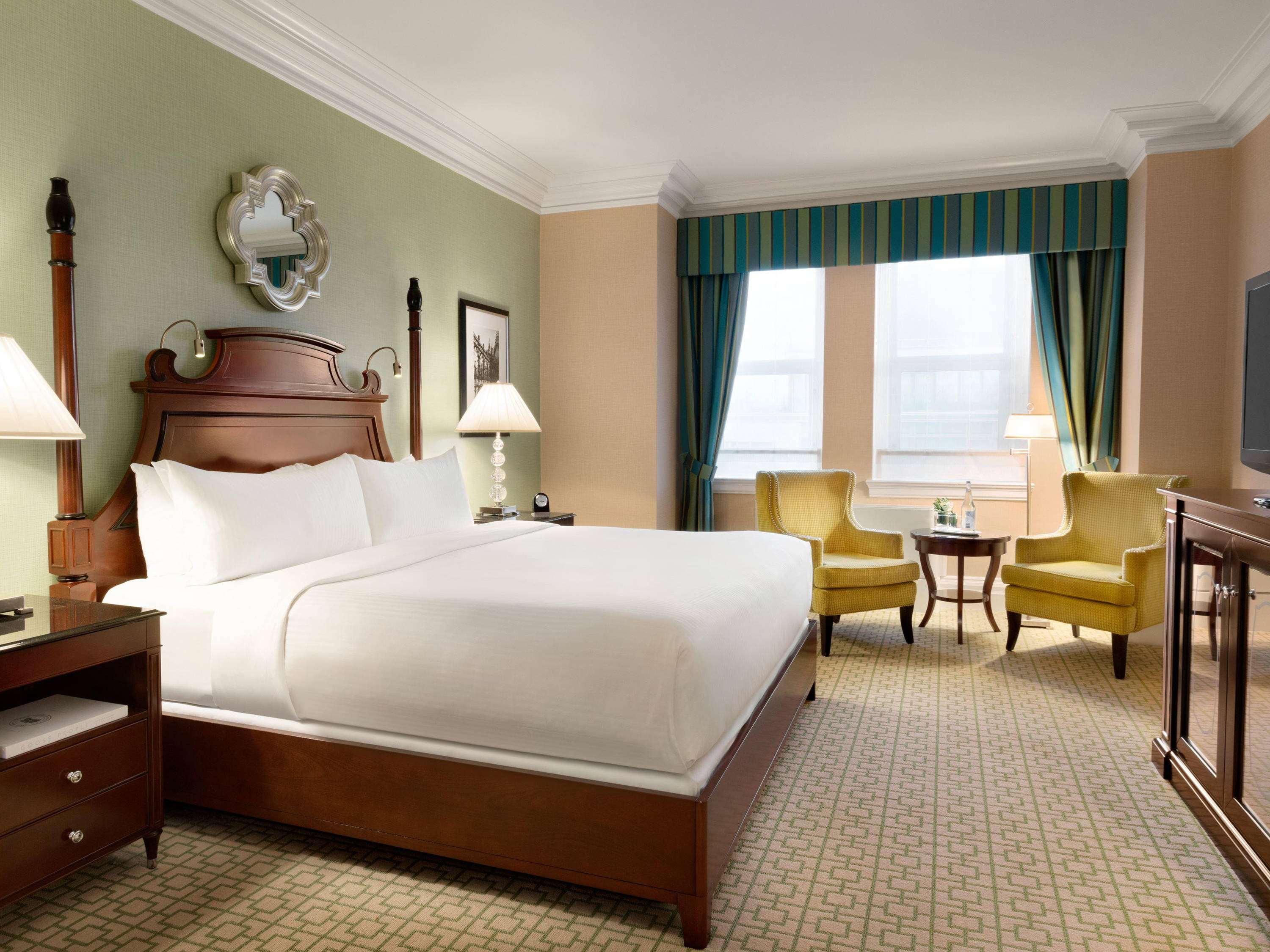 Fairmont, King Bed, City or Courtyard View