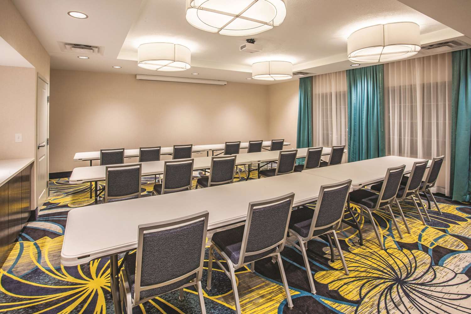La Quinta Inn & Suites by Wyndham Duluth 18/21