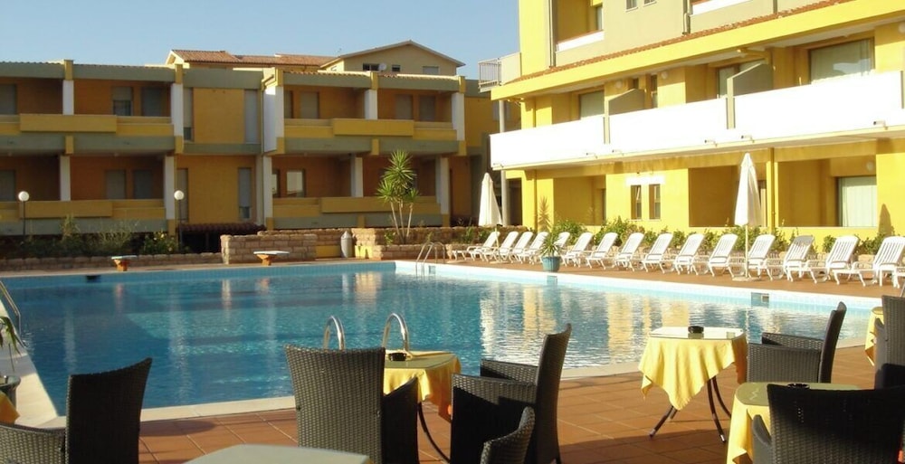 Club Malaspina Hotel and Resort 8/54