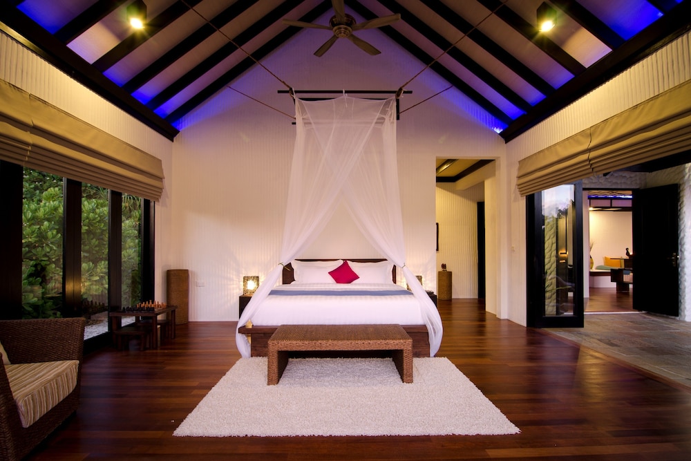 Hideaway Beach Resort and Spa 27/123