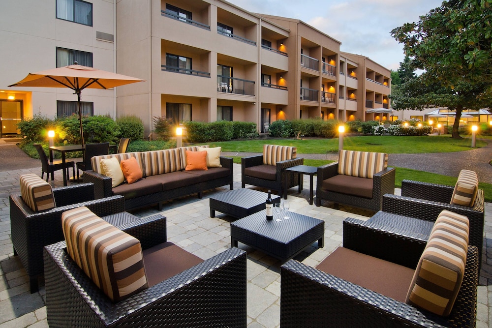 Courtyard By Marriott Portland Beaverton 2/24
