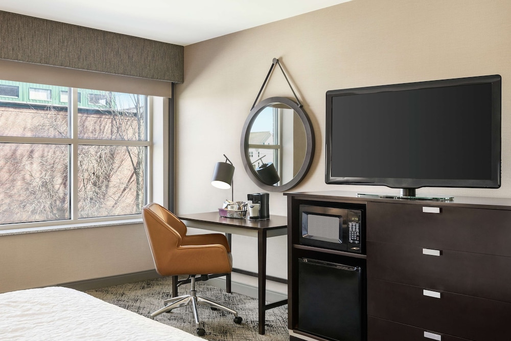 Hampton Inn Portland Downtown Waterfront 42/46