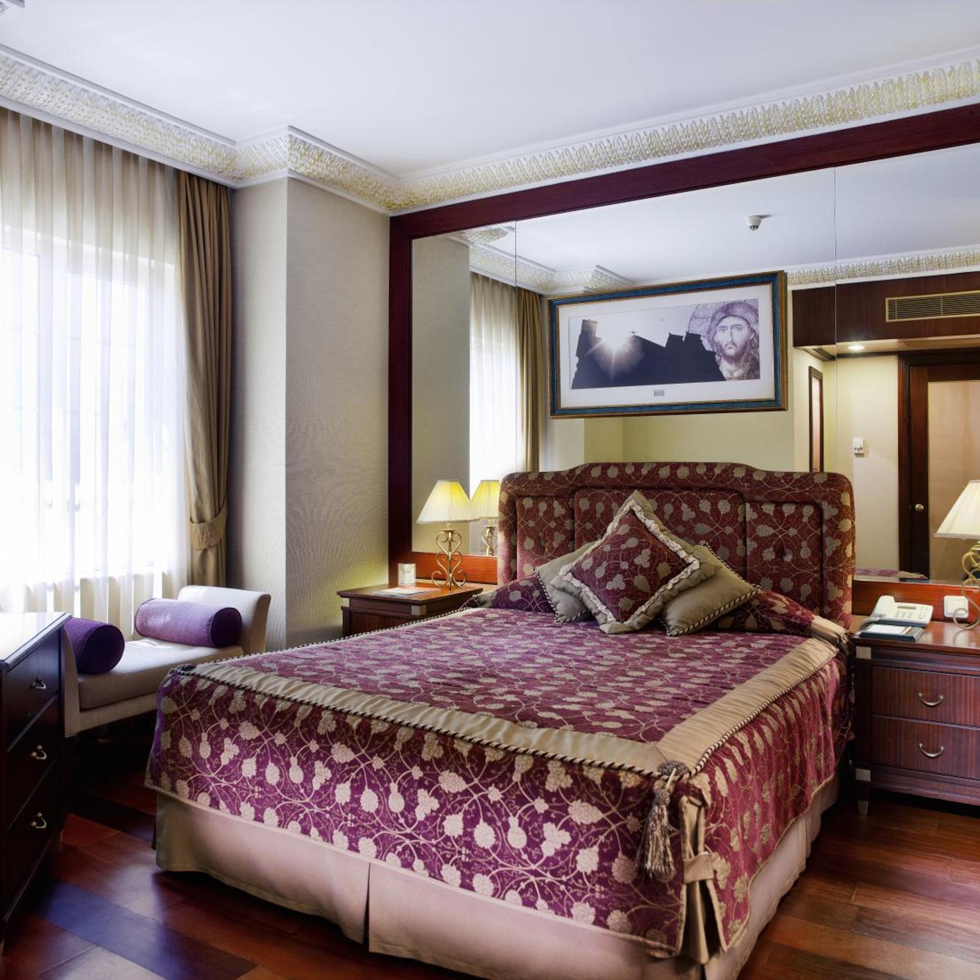 Suite, Jetted Tub