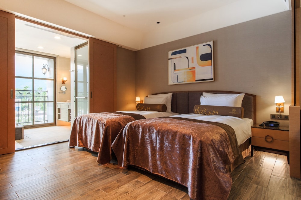 Castle, Superior, Twin Beds