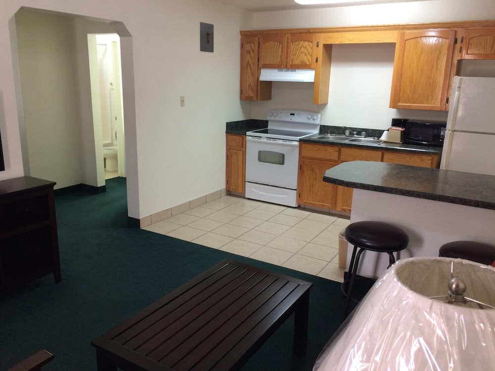 Travel Inn 6/24