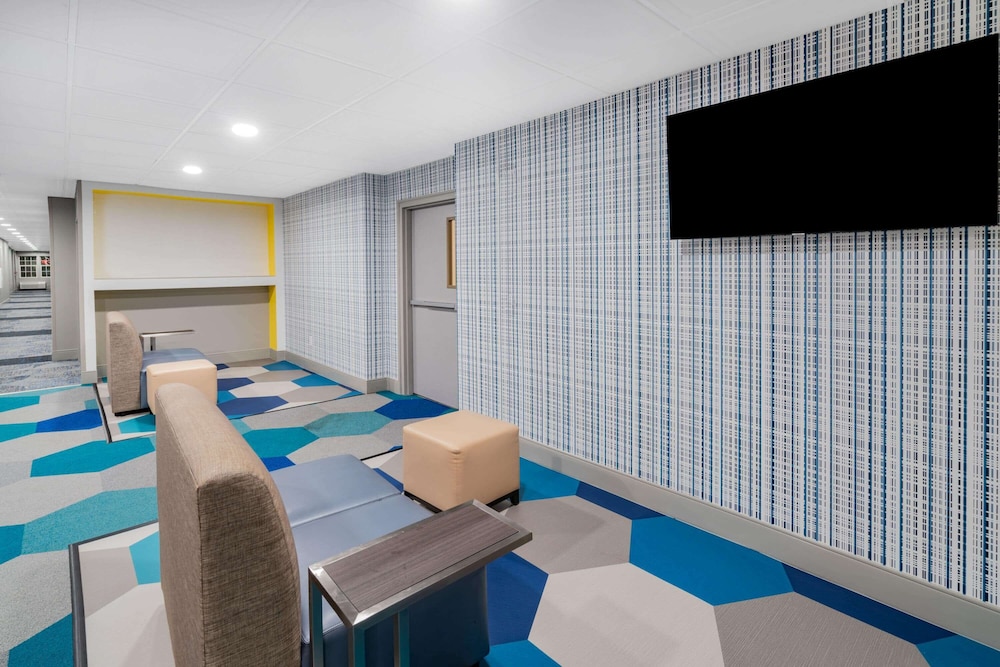 Microtel Inn & Suites by Wyndham Athens 24/45