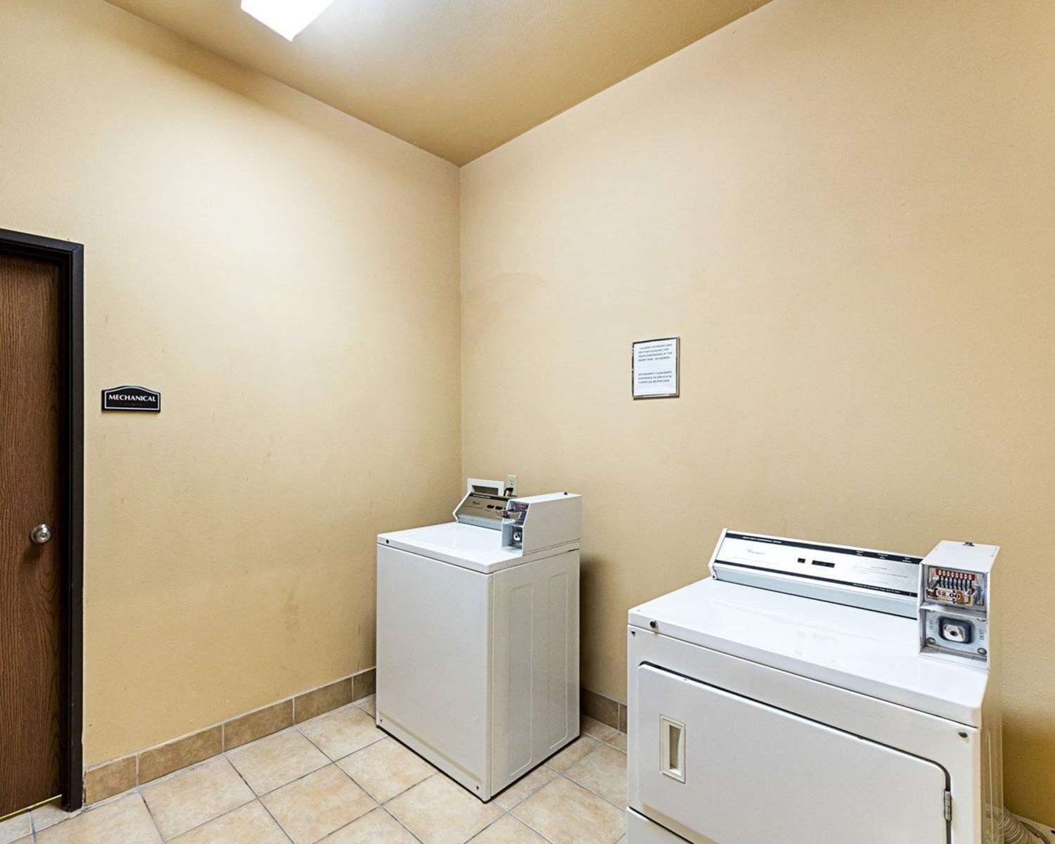 Comfort Suites McAllen Airport and La Plaza Mall 18/18