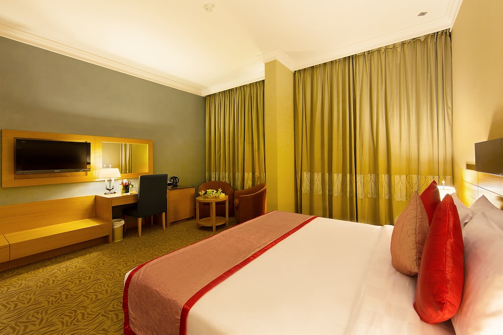 LOTUS GRAND HOTEL 11/50