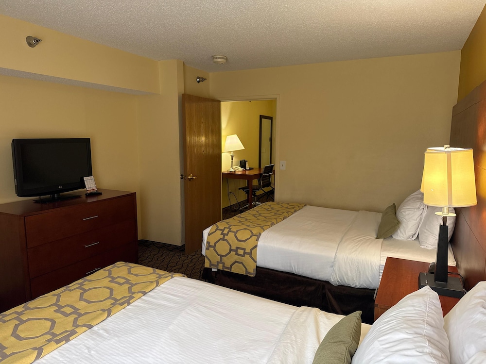 Baymont by Wyndham Mishawaka South Bend Area 11/49