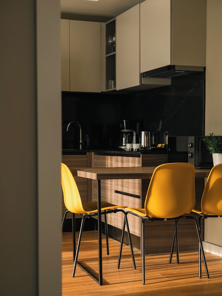 Vesta Suites 33/50