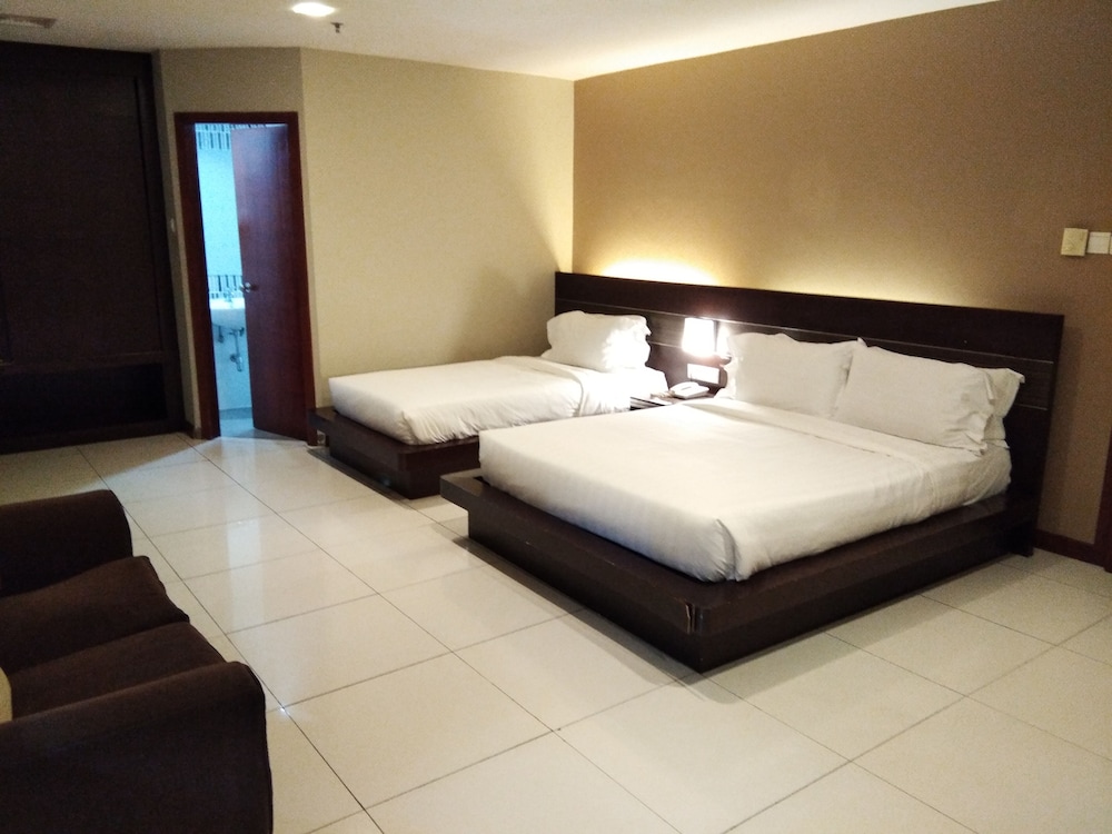 Kinabalu Daya Hotel 14/72