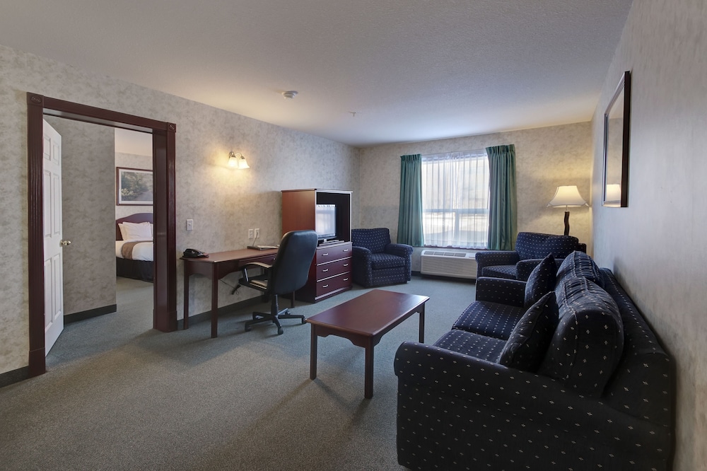 Ramada by Wyndham Nisku 27/36