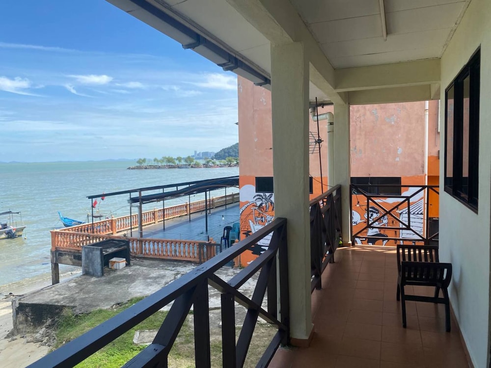 Hotel & Chalet Sportfishing Pnk Teluk Bahang 51/54