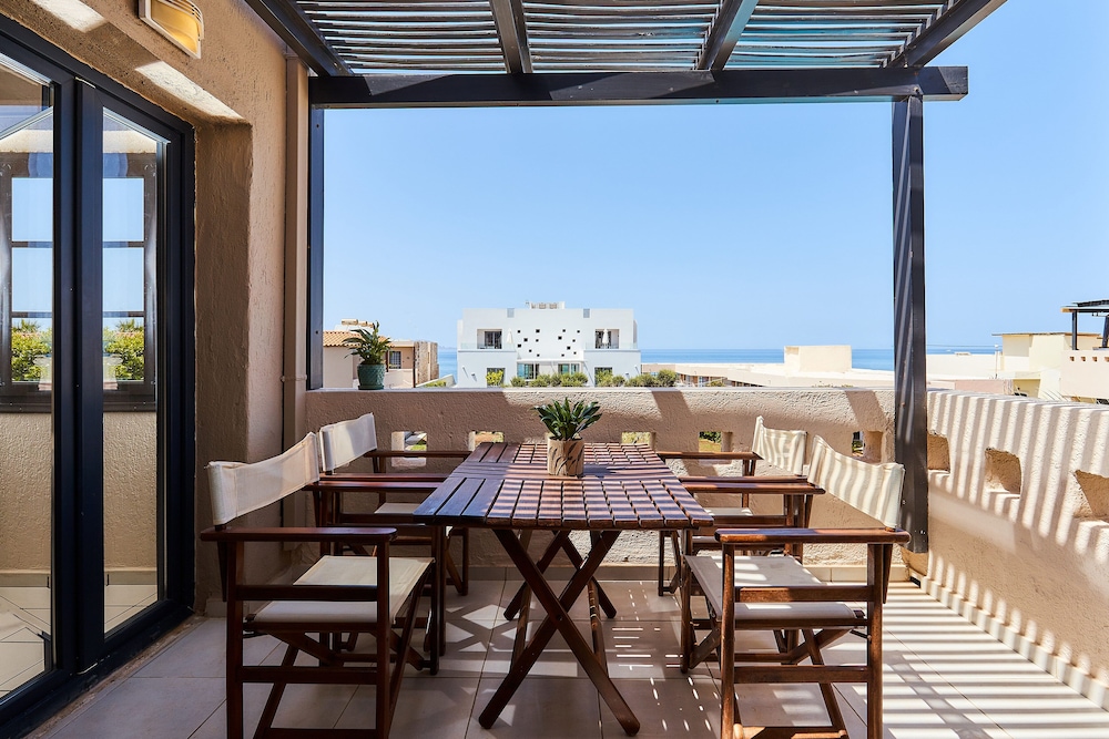 Creteco Hotel & Suites 57/72