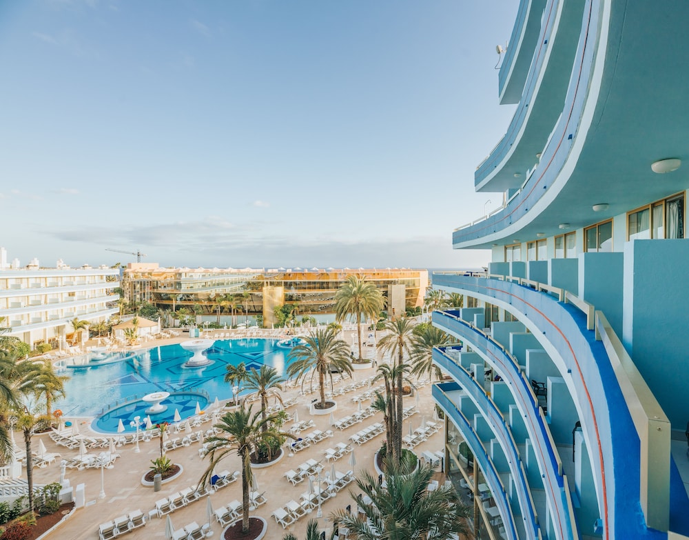 Mediterranean Palace 46/50