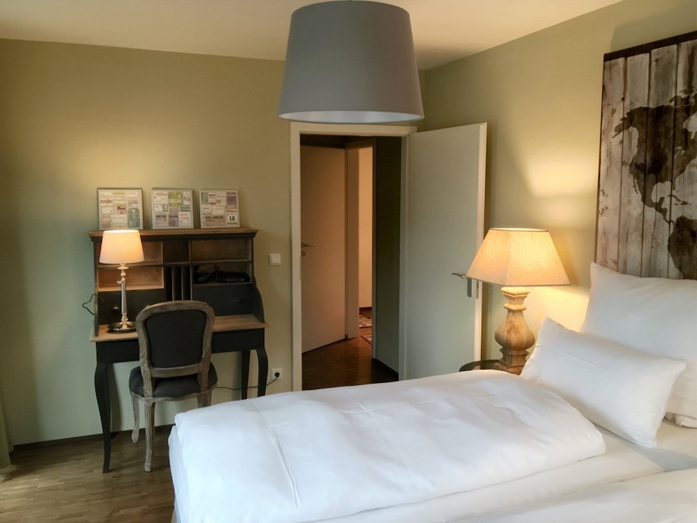 Hotel Zur Alten Brucke 7/36