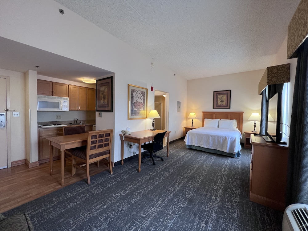 Hyatt House Colorado Springs Airport 18/42