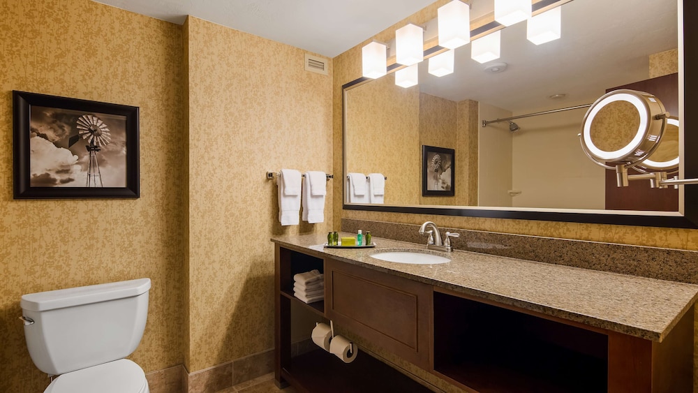 Lobby at Oshkosh Waterfront Hotel & Conference Center, OSHKOSH - WI