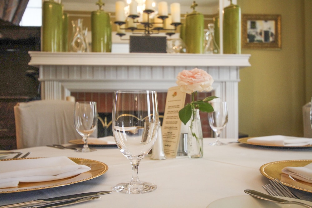 Burke Manor Inn & Pavilion 23/49
