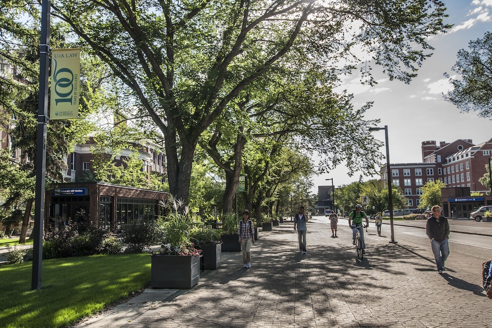 University of Alberta - Guest Accommodation 35/45