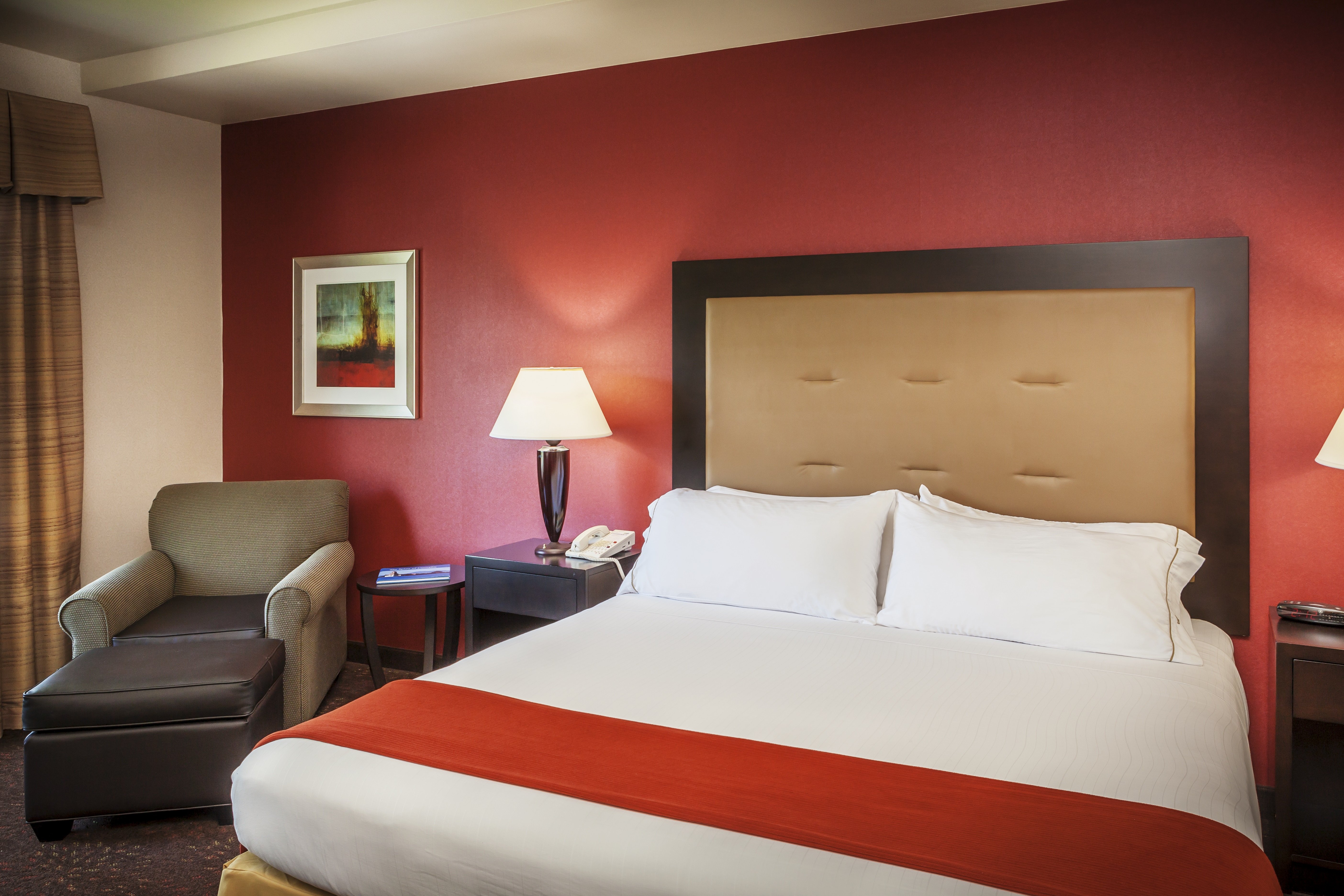 Holiday Inn Express Corvallis-On The River 24/76