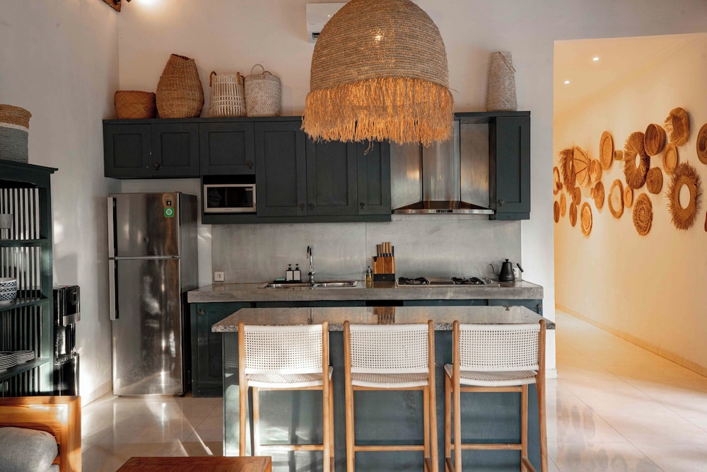 Kelapa Luxury Villas 25/80
