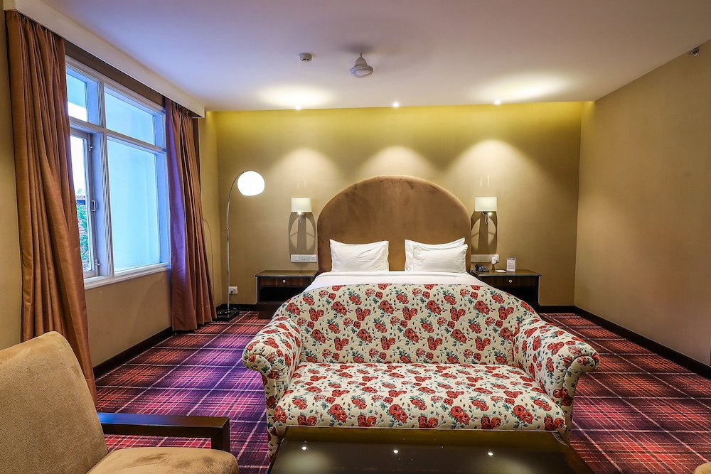Hotel Piccadily 10/28