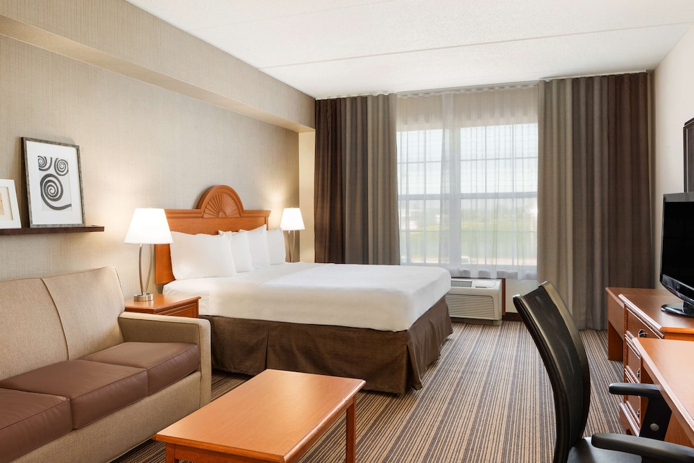 Country Inn & Suites by Radisson, Findlay, OH 7/19