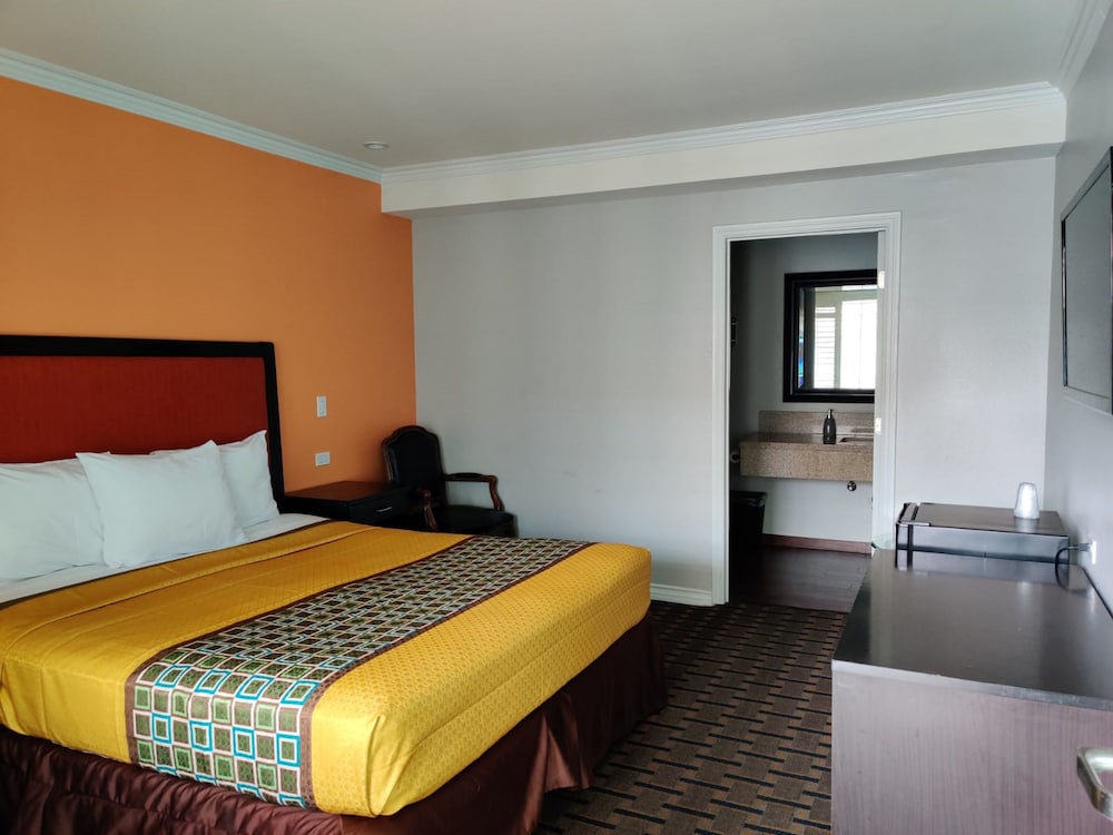LYFE INN & SUITES by AGA - LAX Airport 21/60