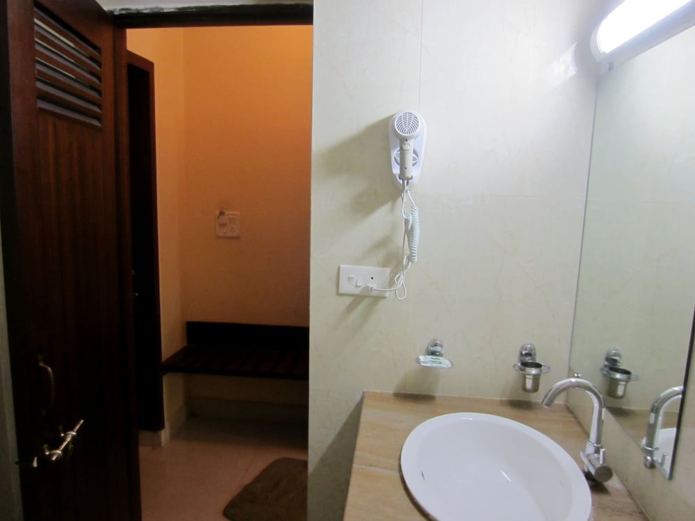 RIVERSIDE REGENCY RESORT 22/37