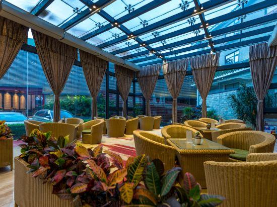 Donghu Grand Hotel 32/49