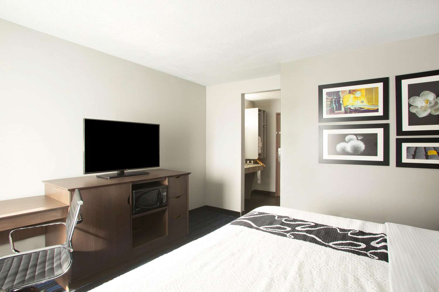 La Quinta Inn St Louis Hazelwood Airport North 21/59